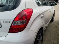 Gebraucht Hyundai i20 67 PS (49 kW) 2012 Weiß Kleinwagen