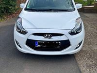 Gebraucht Hyundai ix20 Classic 90 PS (66 kW) 2015 Weiß Kleinwagen
