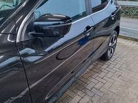 Gebraucht Nissan Qashqai N-Connecta 163 PS (119 kW) 2016 Schwarz SUV