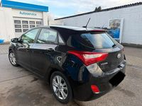 Gebraucht Hyundai i30 Classic 99 PS (72 kW) 2012 Schwarz Kleinwagen