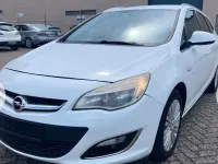 Gebraucht Opel Astra 101 PS (74 kW) 2013 Weiß Kombi
