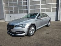 Gebraucht Skoda Superb Ambition 150 PS (110 kW) 2023 Brillantsilber Limousine