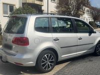 Gebraucht VW Touran 105 PS (77 kW) 2014 Silber Van / Kleinbus