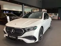 Gebraucht Mercedes E300 AMG 197 PS (144 kW) 2024 Unilack polarweiß Limousine