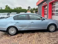 Gebraucht VW Passat 105 PS (77 kW) 2008 Blau Limousine