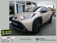 Gebraucht Toyota Aygo Style 72 PS (52 kW) 2023 Ginger beige/ dach schwarz Kleinwagen