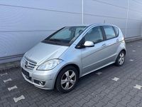 Gebraucht Mercedes A160 Elegance 95 PS (69 kW) 2011 Silber Limousine