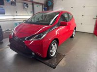 Gebraucht Toyota Aygo X-play 69 PS (50 kW) 2015 Rot Kleinwagen