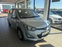Gebraucht Hyundai i20 Edition 86 PS (63 kW) 2012 Silber Kleinwagen