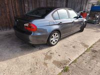 Gebraucht BMW 320 150 PS (110 kW) 2005 Grau Limousine