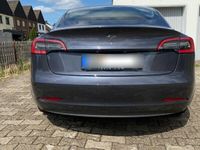 gebraucht Tesla Model 3 SR+ grau