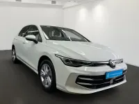 Gebraucht VW Golf VIII Life 150 PS (110 kW) 2025 Weiß Limousine