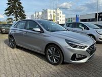 Gebraucht Hyundai i30 Trend 120 PS (88 kW) 2023 Silber Limousine