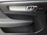 Second-hand Volvo XC40 Plus 163 CP (119 kW) 2023 Negru SUV