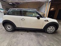 Gebraucht Mini Cooper 122 PS (89 kW) 2010 Weiß Kleinwagen