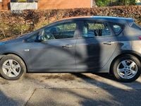 Gebraucht Opel Astra Selection 116 PS (85 kW) 2015 Grau Limousine