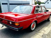 Gebraucht Mercedes 200 94 PS (69 kW) 1978 Rot Limousine
