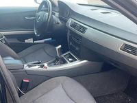 Gebraucht BMW 320 164 PS (120 kW) 2005 Schwarz Kombi
