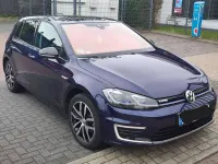 Gebraucht VW e-Golf 100 kW (136 PS) 2019 Blau Kleinwagen