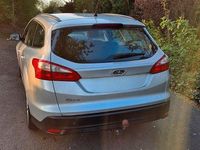 Usado Ford Focus Trend 116 CV (85 kW) 2014 Plateado Berlina