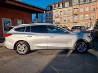 Gebraucht Ford Focus 150 PS (110 kW) 2021 Polarsilber metallic (metallic) Kombi