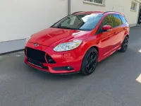 Używany Ford Focus ST 250 KM (183 kW) 2012 Czerwony Kombi