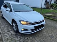 Gebraucht VW Polo Comfortline 95 PS (69 kW) 2018 Weiß Limousine