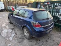 Second-hand Opel Astra Selection 90 CP (66 kW) 2009 Albastru Berlinǎ