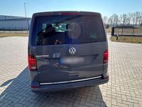 Gebraucht VW Multivan Generation Six 204 PS (150 kW) 2022 Grau Van