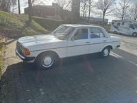 Gebraucht Mercedes 200 60 PS (44 kW) 1984 Weiß Limousine
