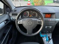 Gebraucht Opel Astra GTC 105 PS (77 kW) 2005 Silber Limousine