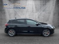 Neu Ford Focus ST-Line 125 PS (91 kW) 2026 Schwarz Limousine