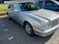 Gebraucht Mercedes E200 Elegance 136 PS (100 kW) 1997 Silber Limousine