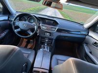 Gebraucht Mercedes E200 Avantgarde 184 PS (135 kW) 2011 Schwarz Limousine