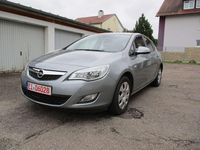 Gebraucht Opel Astra 116 PS (85 kW) 2012 Silbersee/perl silber (m2) Kleinwagen