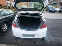Gebraucht Opel Astra 90 PS (66 kW) 2009 Weiß Kleinwagen