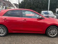 Gebraucht Kia Rio 99 PS (72 kW) 2018 Rot Limousine