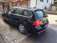 Gebraucht BMW 320 Exclusive 184 PS (135 kW) 2010 Schwarz Kombi