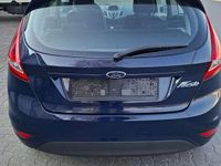 Gebraucht Ford Fiesta Ambiente 60 PS (44 kW) 2009 Blau Kleinwagen