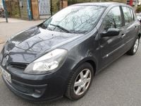 Gebraucht Renault Clio II 101 PS (74 kW) 2007 Grau Kleinwagen