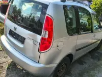 Gebraucht Skoda Roomster 69 PS (50 kW) 2010 Silber Van / Kleinbus
