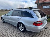 Gebraucht Mercedes E220 Avantgarde 170 PS (125 kW) 2007 Silber Kombi
