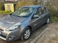 Gebraucht Renault Clio 88 PS (64 kW) 2012 Silber Kleinwagen