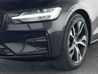 Gebraucht Volvo V60 Plus 197 PS (144 kW) 2025 Onyx black / metallic Kombi