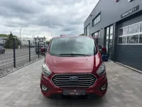 Gebraucht Ford Tourneo Titanium 131 PS (96 kW) 2021 Rot Van / Kleinbus