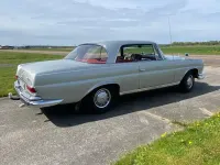 Gebraucht Mercedes 220 120 PS (88 kW) 1963 Silber Coupé