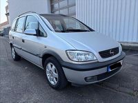 Gebraucht Opel Zafira Elegance 125 PS (91 kW) 2002 Silber Van / Kleinbus
