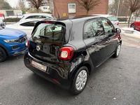 Gebraucht Smart ForFour 71 PS (52 kW) 2019 Schwarz Kleinwagen