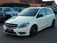 Gebraucht Mercedes B180 109 PS (80 kW) 2014 Weiß Van / Kleinbus
