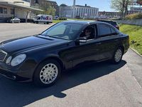 Gebraucht Mercedes E200 Classic 163 PS (119 kW) 2005 Kombi